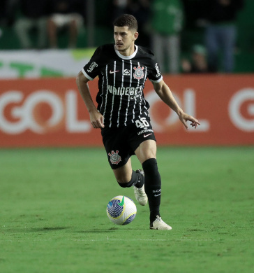 Hugo na partida contra o Juventude