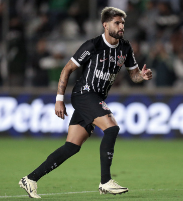 Yuri Alberto atento na partida