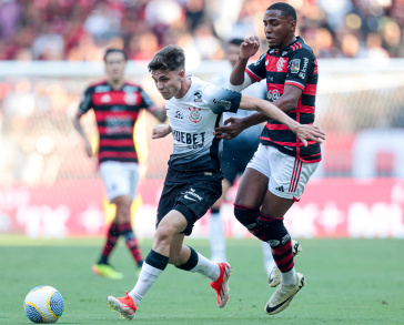 Breno Bidon em a��o diante o Flamengo pelo Brasileir�o