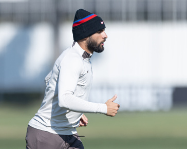Yuri Alberto participa de treino do Corinthians