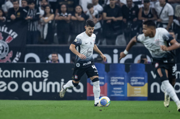 Hugo em a��o contra o Vit�ria pelo Brasileir�o