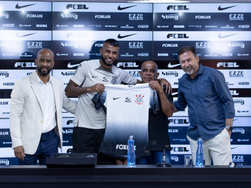 Alex Santana � o novo volante do Corinthians