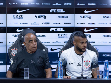 Alex Santana em seu primeiro contato com a imprensa