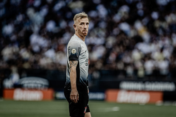 Pedro Henrique em a��o durante Corinthians e Juventude