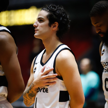 Tico Faria em a��o contra o Bauru pelo Paulista de Basquete