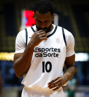 Vict�o em a��o contra o Bauru pelo Paulista de Basquete
