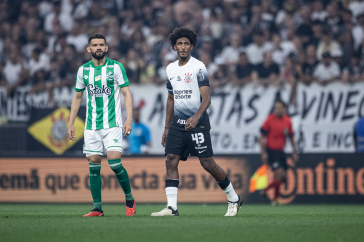 Talles Magno durante jogo do Corinthians contra o Juventude