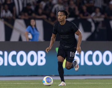 Andr� Carrillo em a��o contra o Botafogo pelo Brasileiro