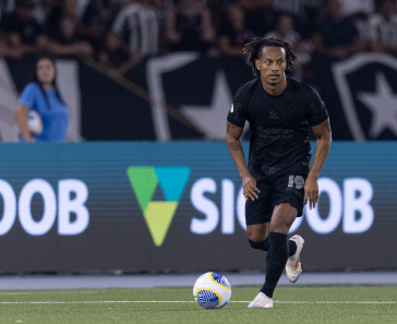 Andr� Carrillo em a��o contra o Botafogo pelo Brasileir�o