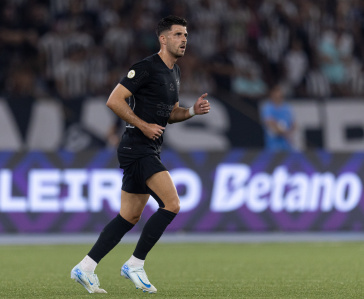 H�ctor Hern�ndez em a��o contra o Botafogo pelo Brasileiro