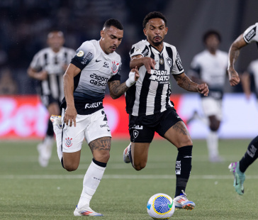 Matheuzinho em a��o contra o Botafogo pelo Brasileiro