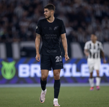 Pedro Raul em a��o contra o Botafogo pelo Brasileir�o