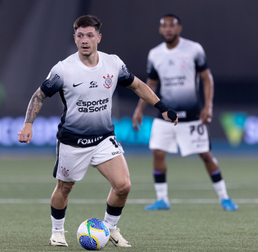 Rodrigo Garro em a��o contra o Botafogo no Brasileiro