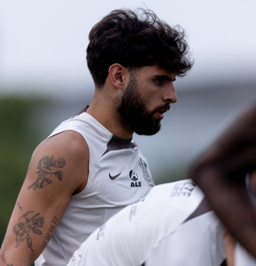 Yuri Alberto no treinamento no CT