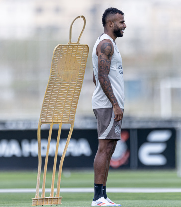 Alex Santana durante treinamento
