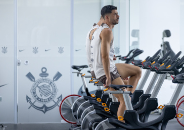 H�ctor Hern�ndez na academia do CT