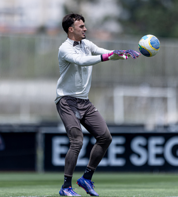 Matheus Donelli em a��o no CT Joaquim Grava