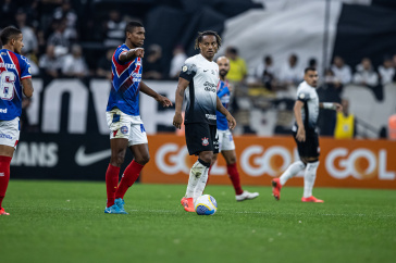 Andr� Carrillo durante jogo do Corinthians contra o Bahia