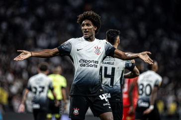 Talles Magno marcou o segundo gol do Corinthians contra o Velo Clube