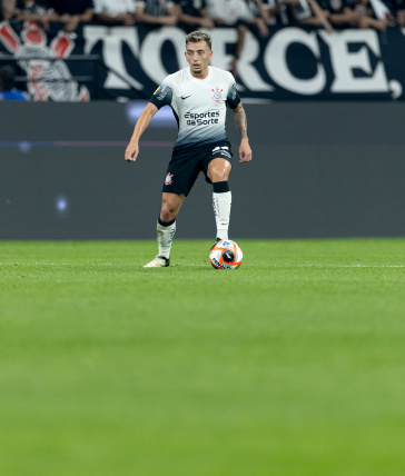 Ryan em campo durante jogo do Corinthians no Estadual