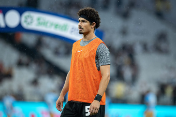 Andr� Ramalho durante aquecimento do Corinthians