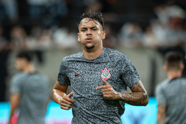 Jo�o Pedro Tchoca durante aquecimento do Corinthians