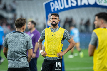 Raniele durante aquecimento do Corinthians