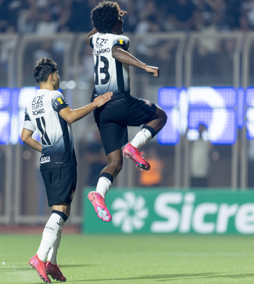 Talles Magno celebrando gol de p�nalti contra a Portuguesa, no Pacaembu