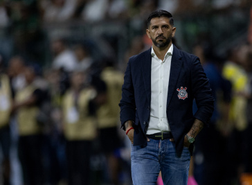 Emiliano D�az concentrado em a��o no D�rbi pela final do Paulist�o