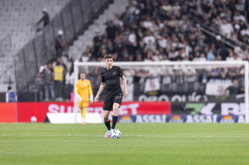Breno Bidon pelo Corinthians durante jogo em Itaquera