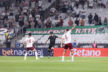 Gustavo Henrique durante jogo do Corinthians contra o Fluminense
