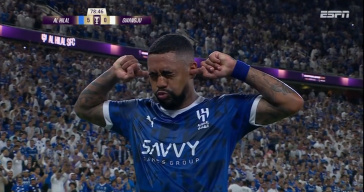 Malcom fez homenagem a Memphis Depay na sua comemora