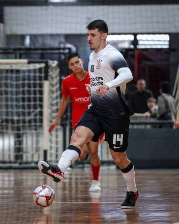 Lucas Martins em a��o pelo Corinthians Futsal na final da Ta�a SP contra o Indaiatuba