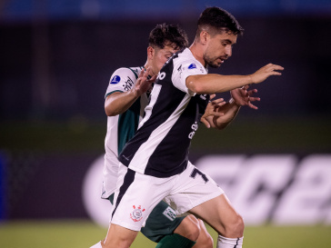 Igor Coronado em a��o durante jogo do Corinthians contra o Racing-URU