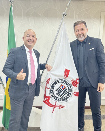 Wanderson Salles ao lado de Augusto Melo, no início de 2024