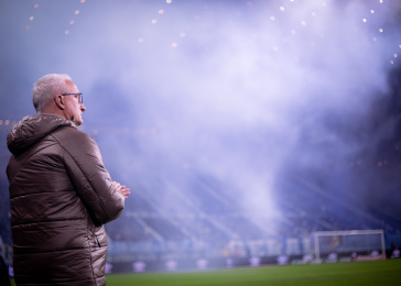 Dorival J�nior em a��o diante do Gr�mio pelo Brasileiro