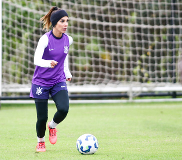Paulinha em treinamento do Corinthians