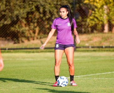 Tha�s Regina em prepara��o pelo Corinthians