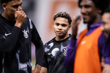 Dieguinho no aquecimento do Corinthians antes do D�rbi no Allianz Parque pela Copa do Brasil