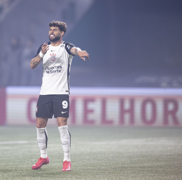 Yuri Alberto sinalizando durante o D�rbi no Allianz Parque pela Copa do Brasil