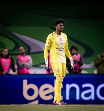 Hugo Souza concentrado no D�rbi da Copa do Brasil