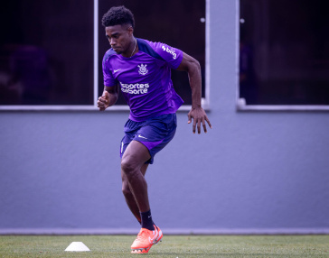 F�lix Torres em treinamento do Corinthians