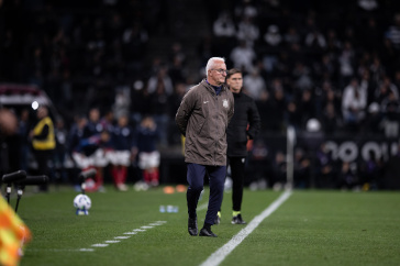 Dorival J�nior comanda a equipe do Corinthians em derrota para o Bahia