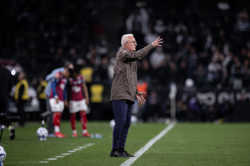 Dorival J�nior comanda o Corinthians contra o Bahia
