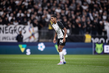 Gui Neg�o entra em campo contra o Bahia