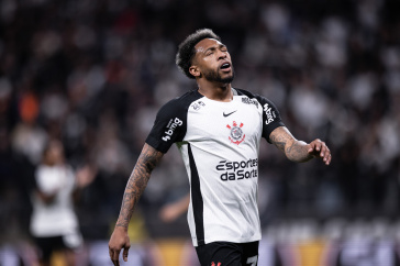 Jos� Mart�nez lamenta jogada perdida em partida contra o Bahia