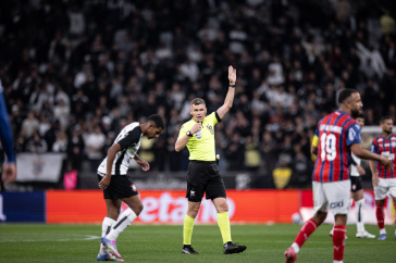 Paulo Cesar Zanovelli da Silva apita a partida do Brasileir�o