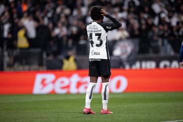 Talles Magno entra em segundo tempo para enfrentar o Bahia