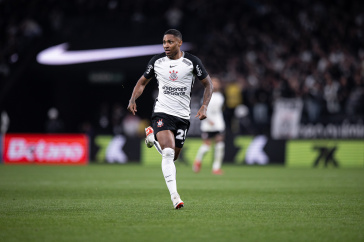Vitinho estreia pelo Corinthians em partida contra o Bahia