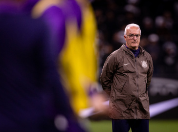 Dorival J�nior de olho no jogo do Corinthians contra o Bahia